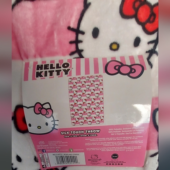 Hello Kitty striped blanket throw - Picture 2 of 2